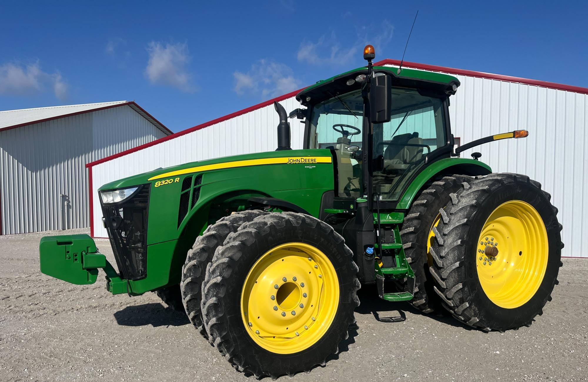 2019 John Deere 8320R