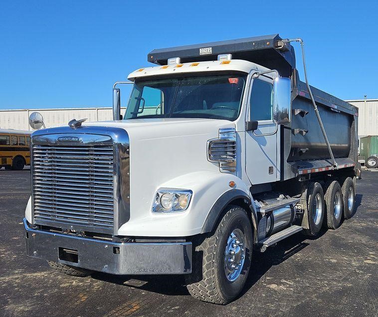 2016 Freightliner Coronado